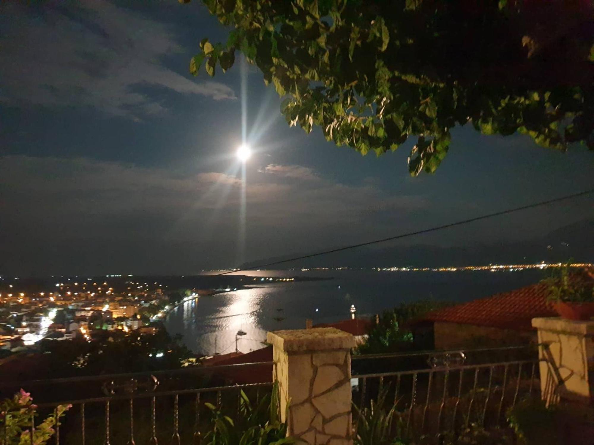 View By The Castle Nafpaktos Villa Bagian luar foto
