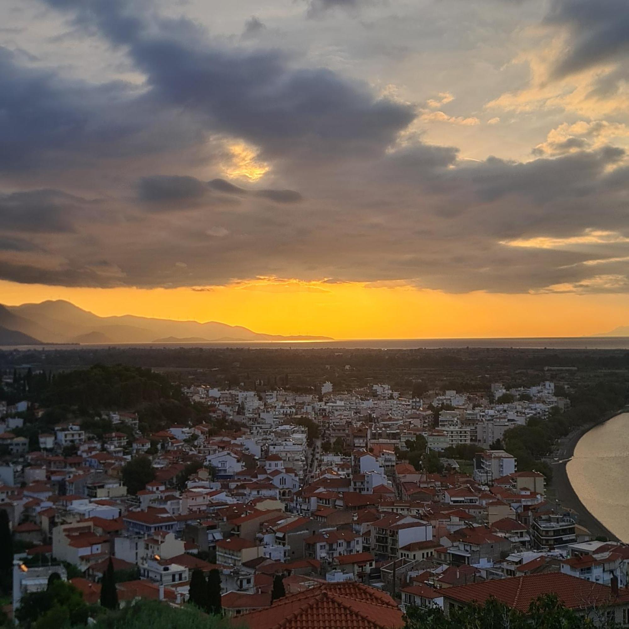 View By The Castle Nafpaktos Villa Bagian luar foto